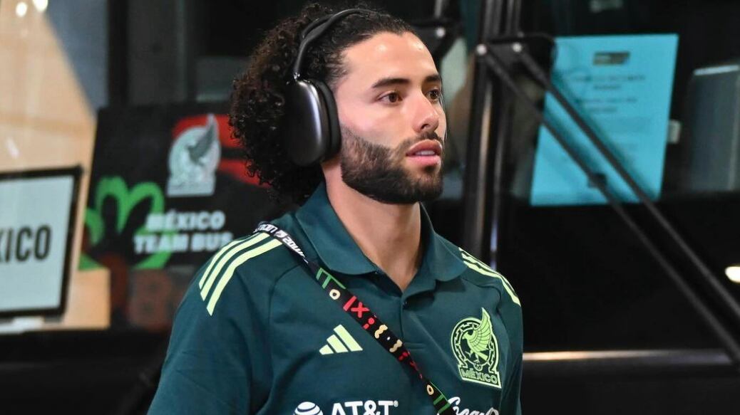 Chino Huerta tuvo un recibimiento hostil en Honduras.