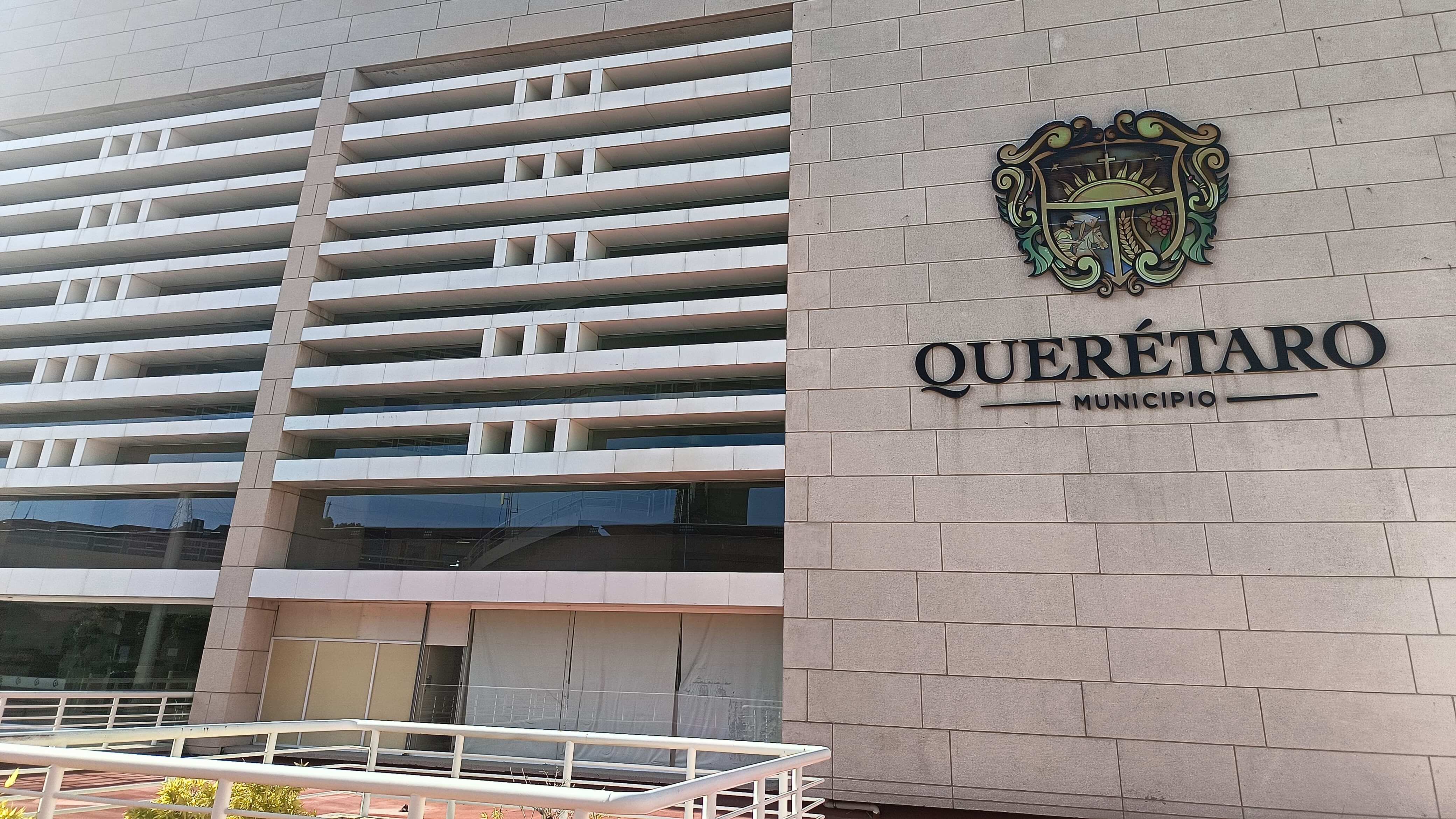 Buscan renovar moviliario y equipo en municipio de Querétaro.