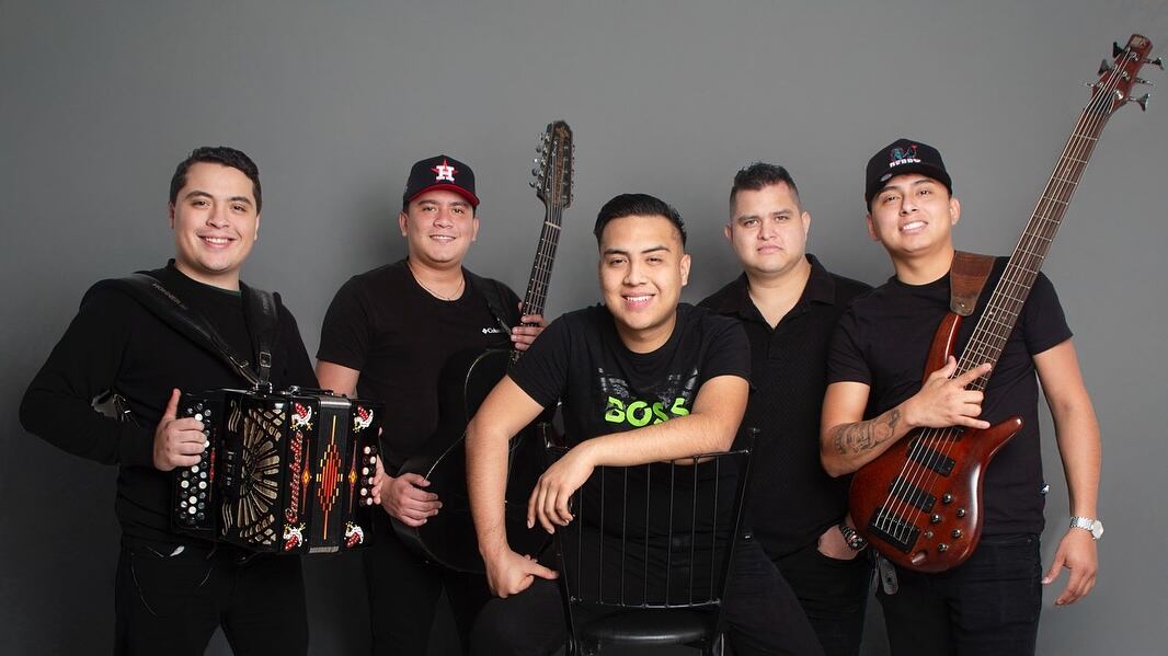 Los Juniors de Monterrey;