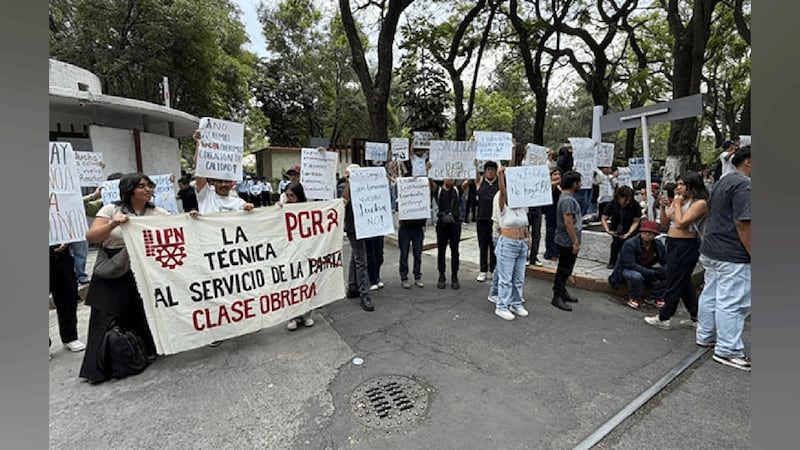 Estudiantes del IPN protesta