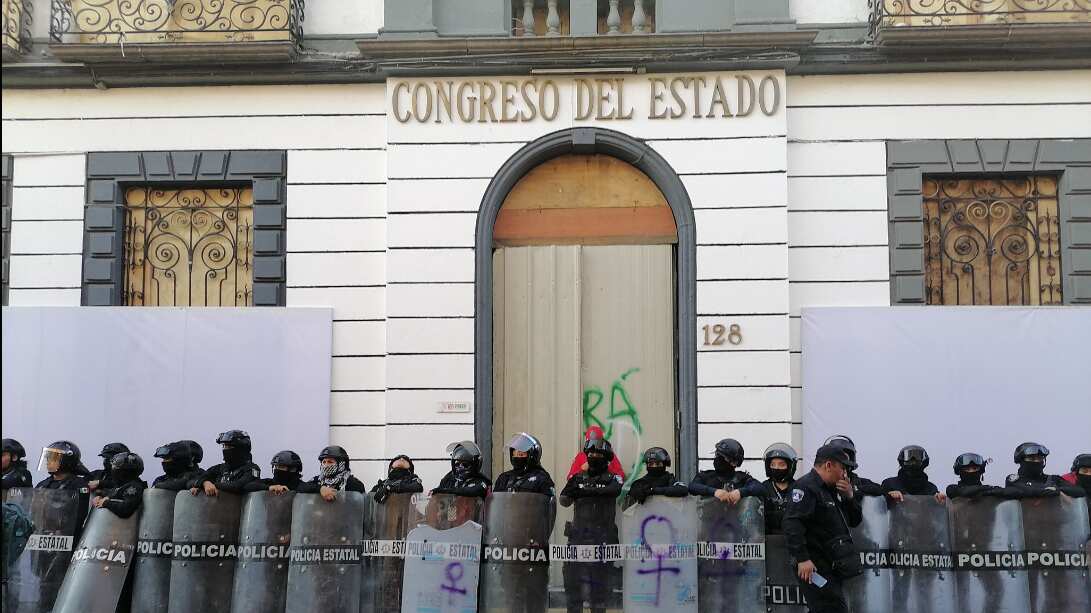 Mujeres exigen no usar demandas feministas como botín político