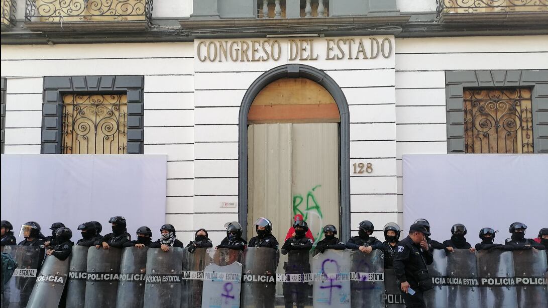 Mujeres exigen no usar demandas feministas como botín político