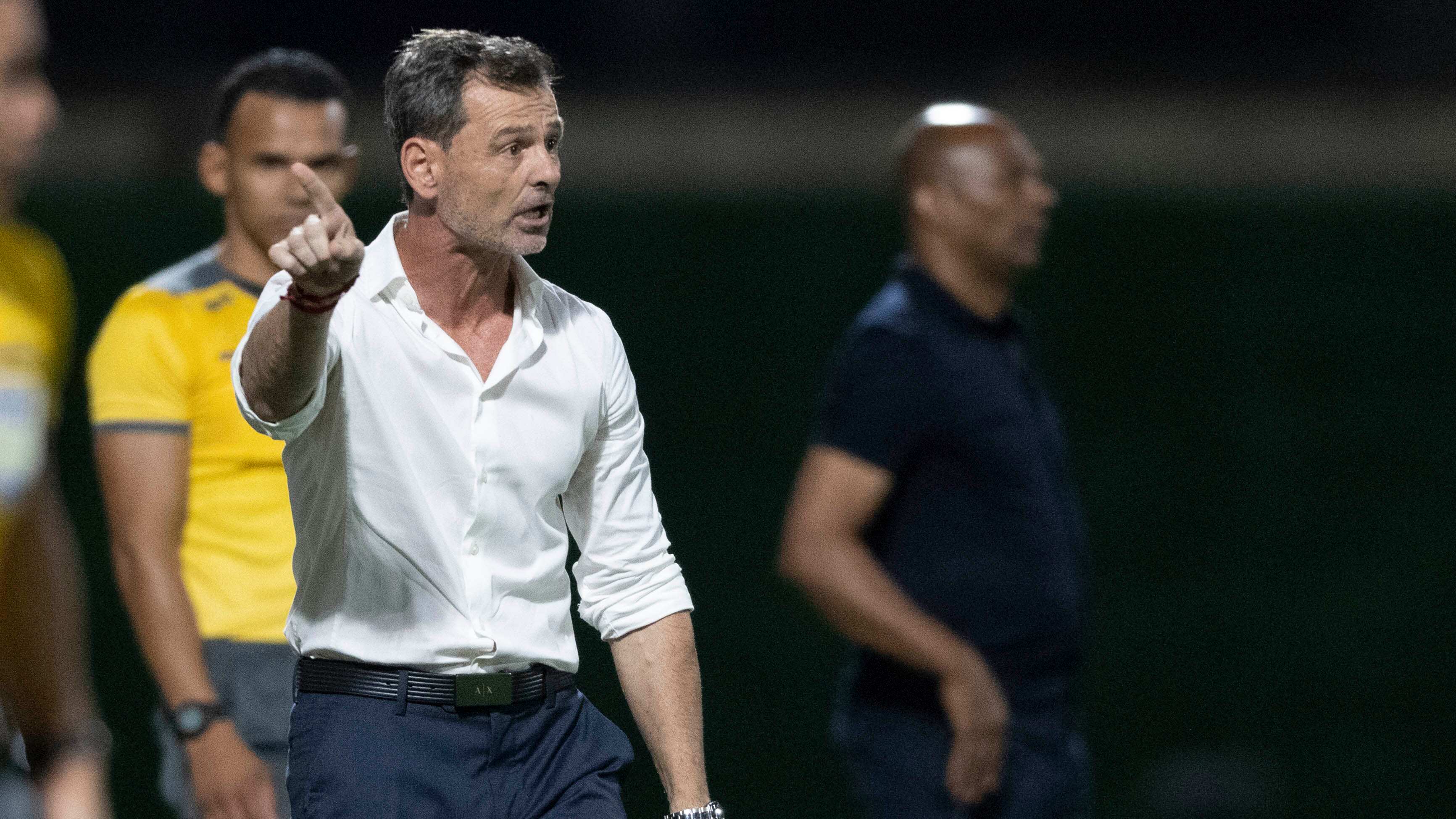 Diego Cocca debutó con triunfo ante Surinam.