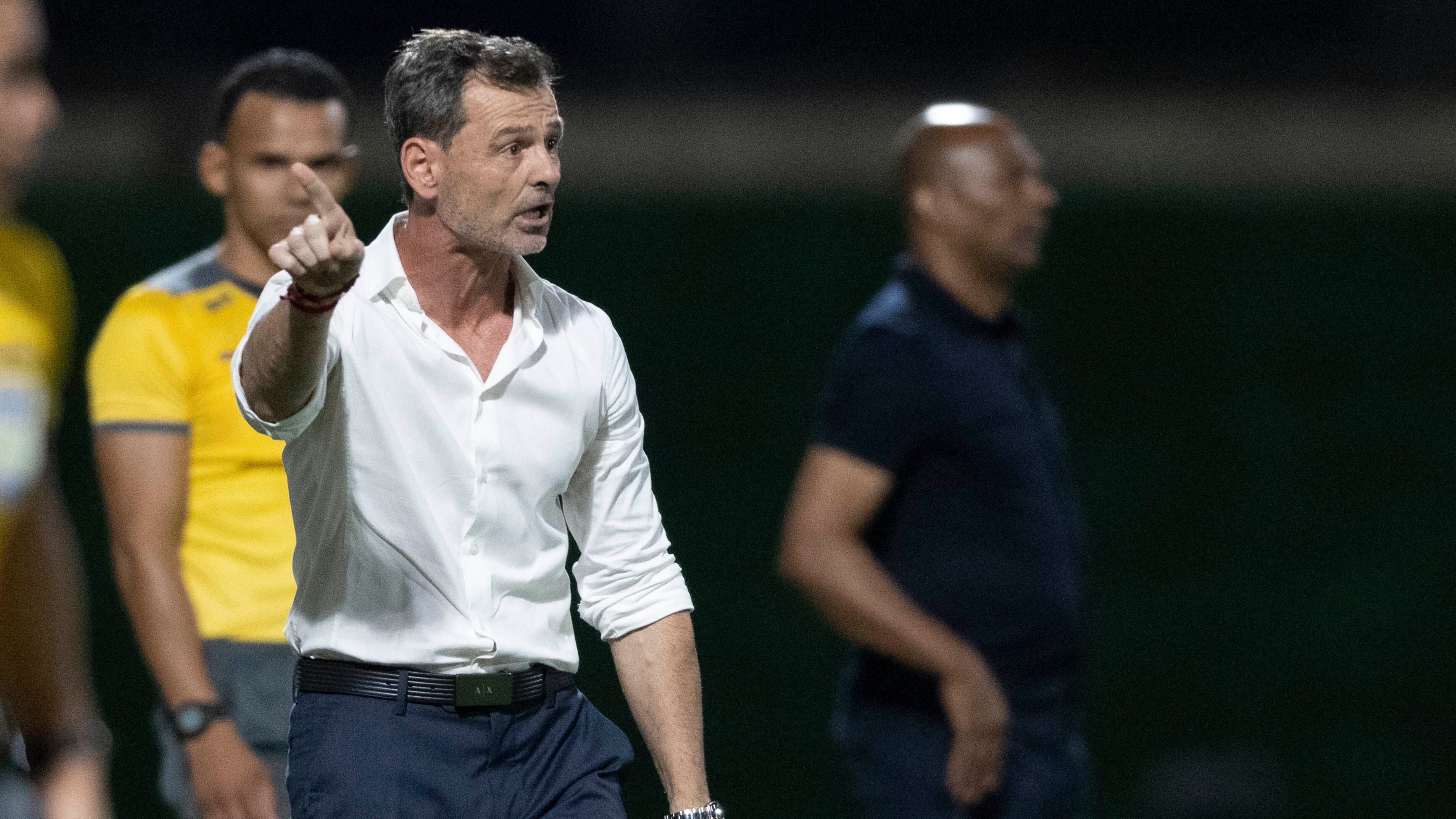 Diego Cocca debutó con triunfo ante Surinam.