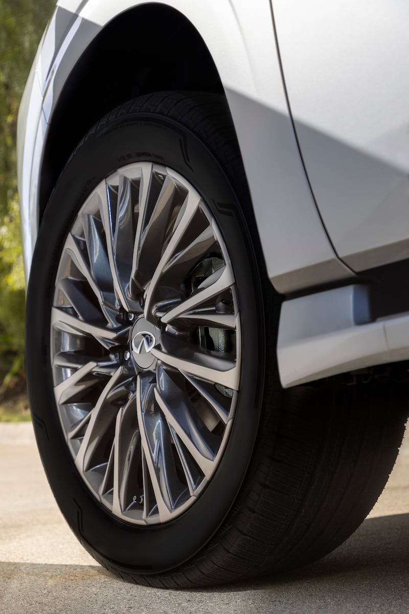 INFINITI QX80, SUV