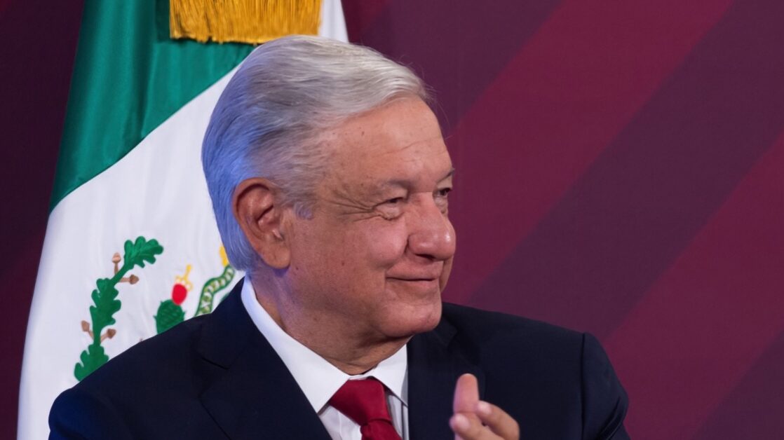 El presidente hizo énfasis en los beneficios que recibirán los extrabajadores de Mexicana de Aviación.