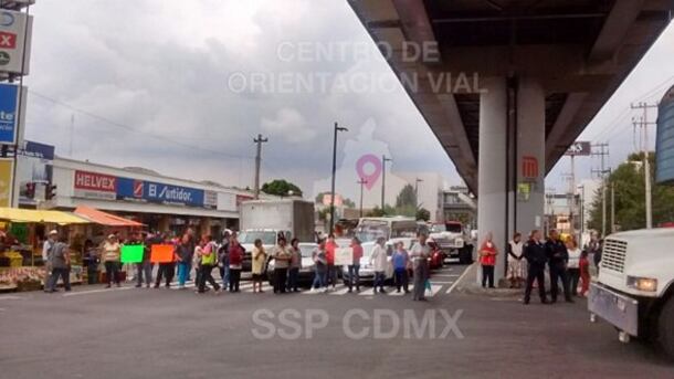 Bloqueo en avenida Tláhuac