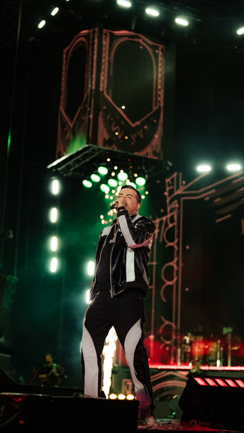 El artista colombiano hizo historia como el primer cantante de música regional popular en llenar el estadio El Campín, donde onvoó a 45 mil personas