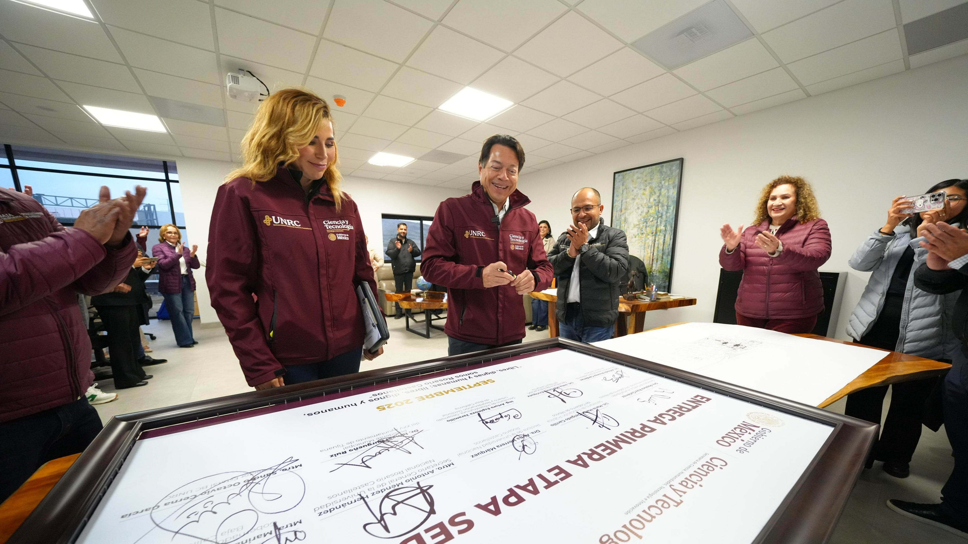 Mario Delgado Carrillo y Marina del Pilar