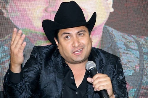 Hombre se hace viral por creer que su exnovia lo cambió por Julión Alvarez y las redes se burlan