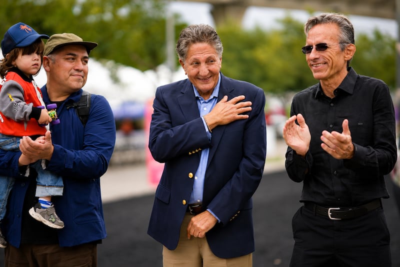 El alcaldes de Zapopan, Juan José Frangie, encabezó la inauguración de la escultura “El Gol”. CORTESÍA