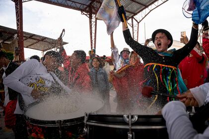 Diablos salen a la calle en Ecuador para dar la bienvenida a 2024