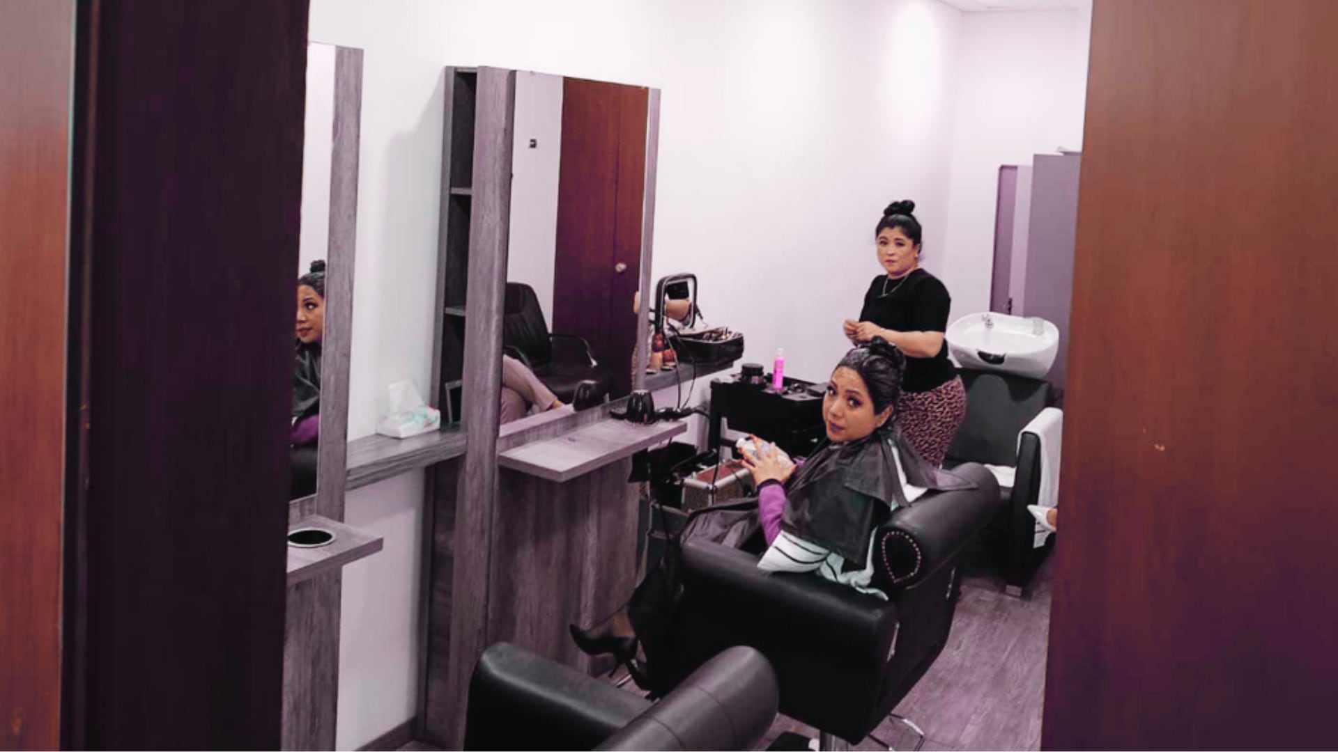 Tras la difusión del video y las críticas públicas, personal de resguardo del Senado colocó sellos en las puertas del espacio señalado