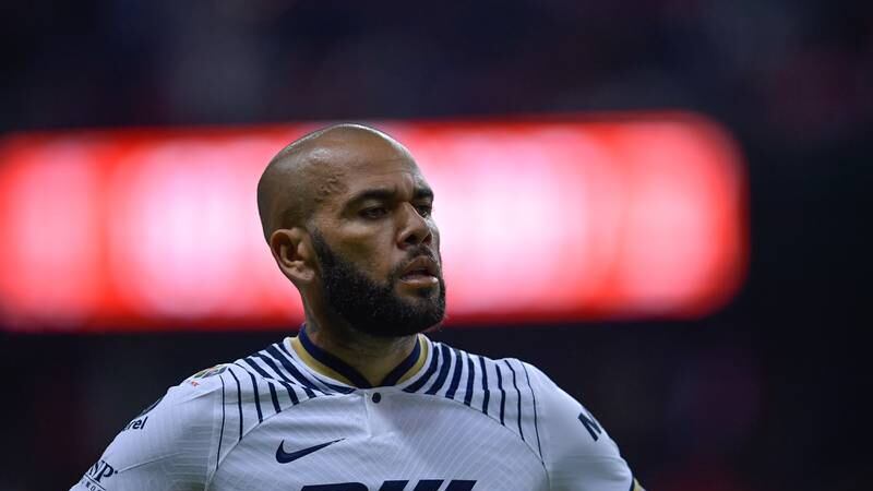 El contrato de Dani Alves con Pumas podría ser rescindido de ser declarado culpable.