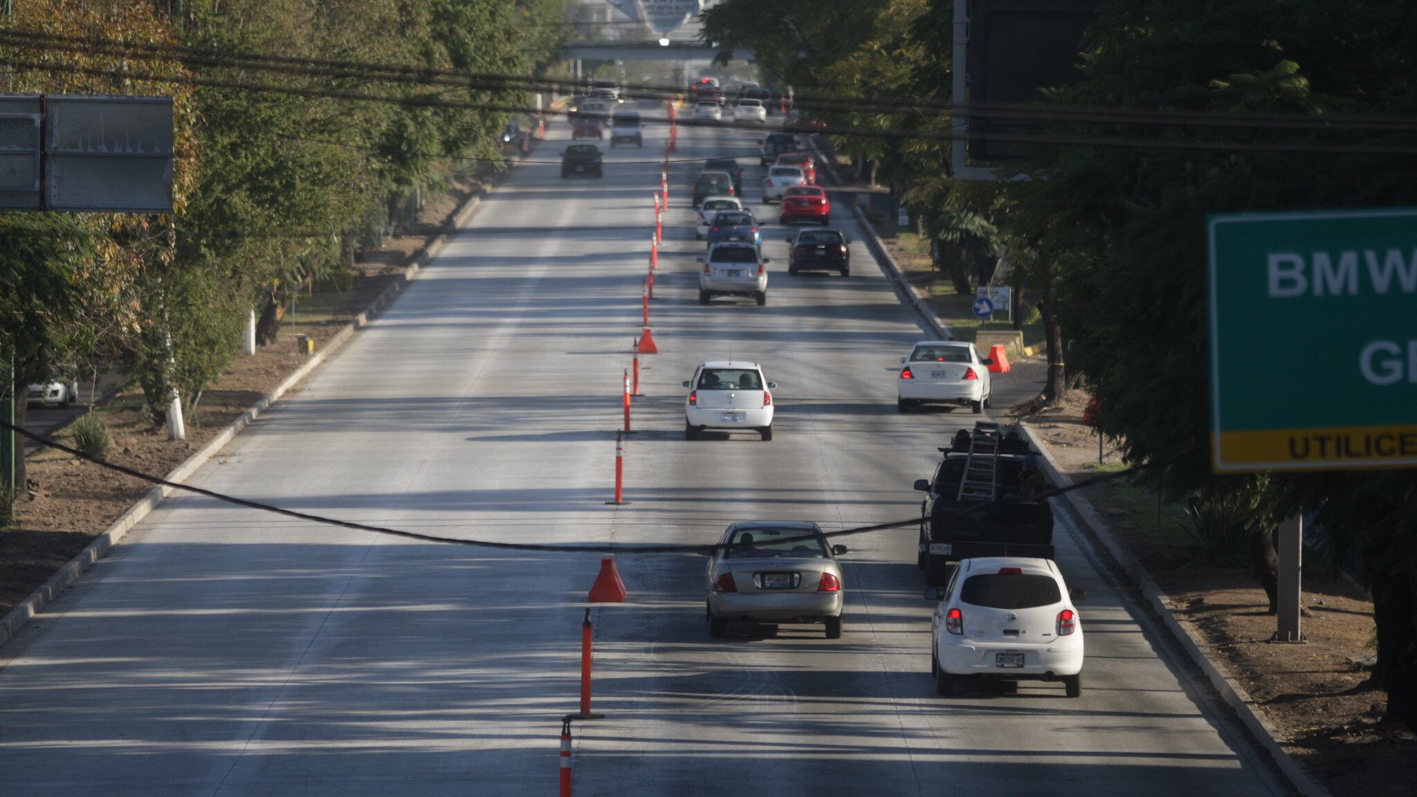 La avenida López Mateos ha sido rebasada por la gran cantidad de fraccionamientos que se construyeron en los alrededores y a eso sumarle la carga vehicular que ingresa a la metrópoli.