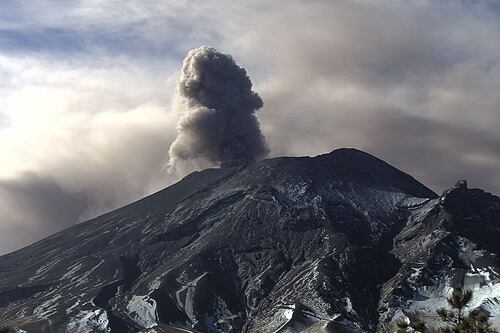 Inicia septiembre: ¿actividad de “Don Goyo” se relaciona con microsismos recientes?