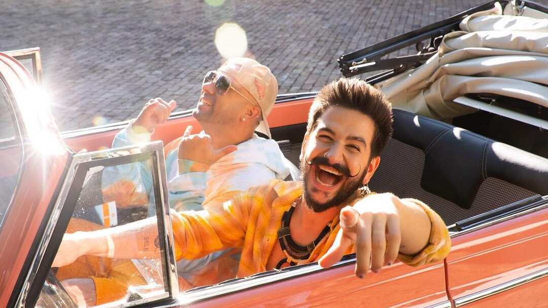 La colaboración de Camilo y Wisin titulada ‘Buenos Días’ fue publicada hace poco en YouTube mostrando una historia un tanto peculiar.