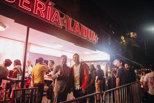 Samuel García y Álvarez Máynez cenan en la taquería de Dua Lipa