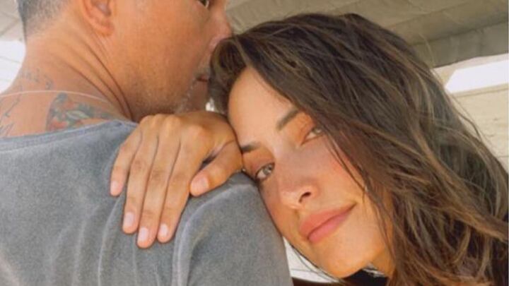 Alejandro Sanz más enamorado que nunca de su novia 21 años menor que él