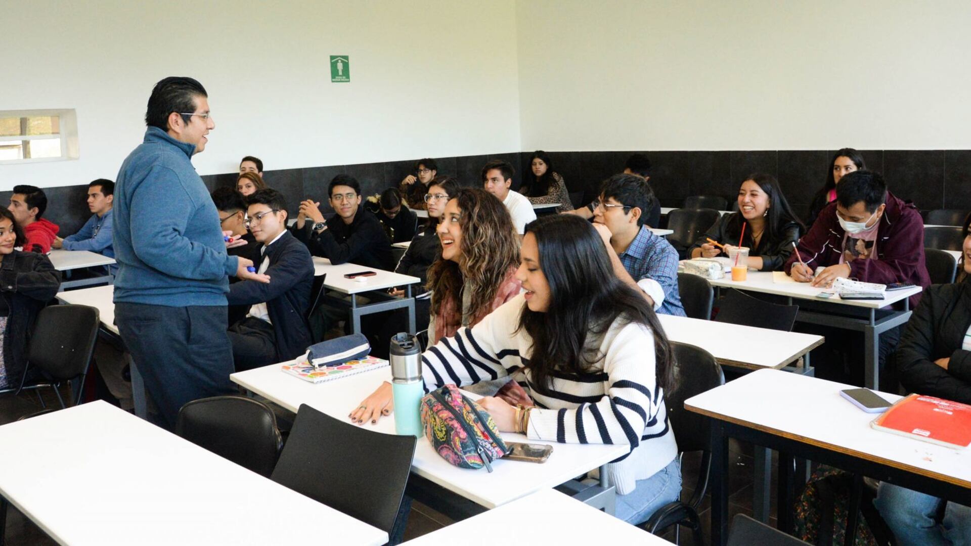 En la lista de universidades destacan Harvard, Stanford, Berlin School, la Complutense de Madrid, Oxford y Cambridge.