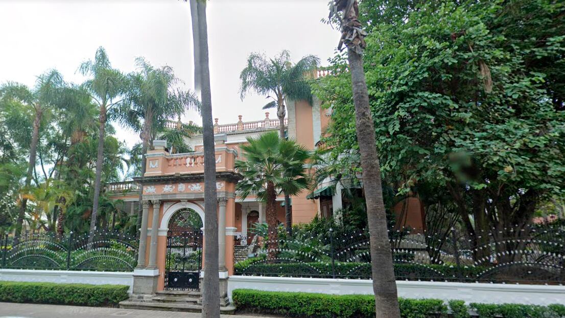 Los pobladores originales de la colonia han sido desplazados tras el arribo de comercios y oficinas, así como grandes complejos de edificios.