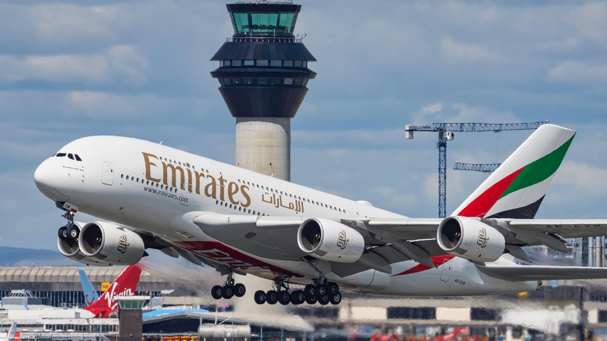 Emirates convoca a pilotos mexicanos para ser capitanes de Airbus A380