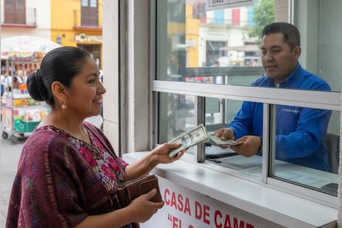 Remesas se desploman: 7 meses de caídas dejan menos dinero a las familias