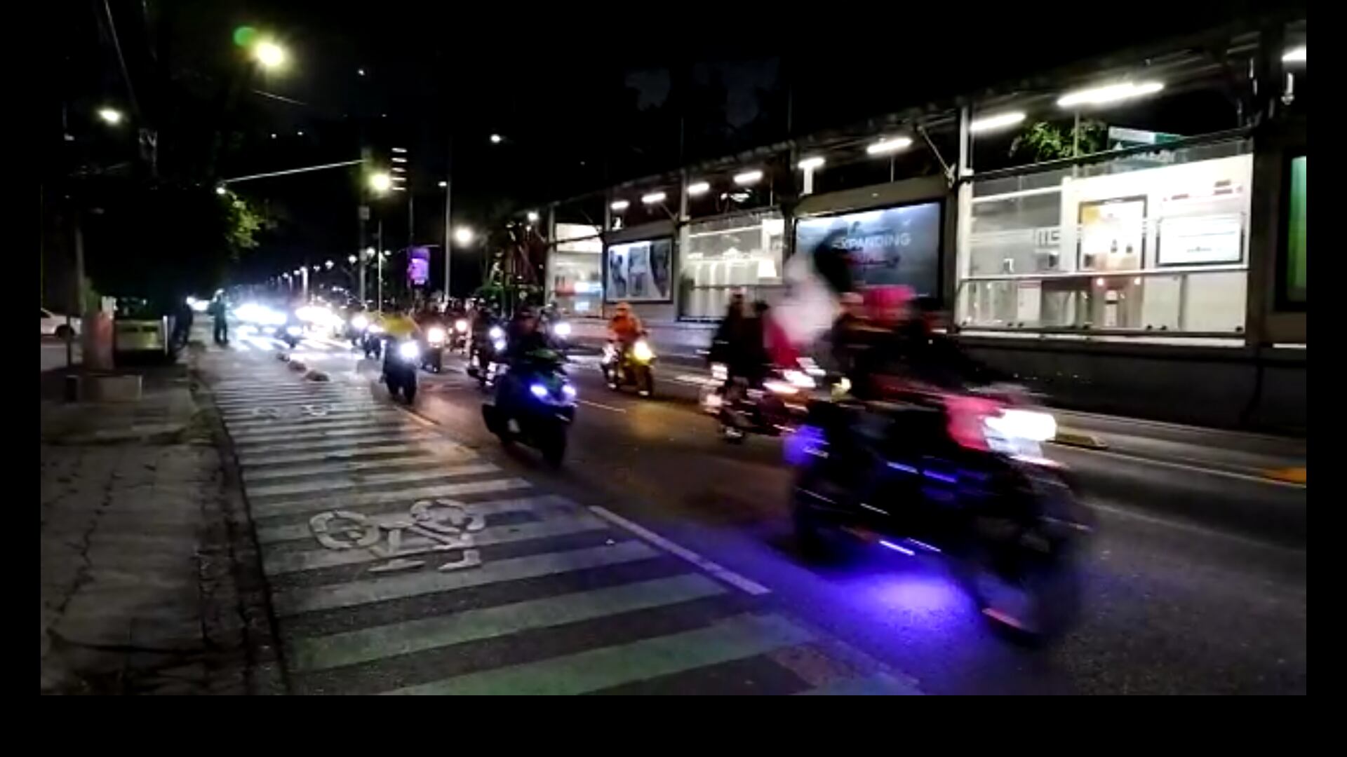 Motociclistas en Insurgentes: rodada causa molestia de automovilistas