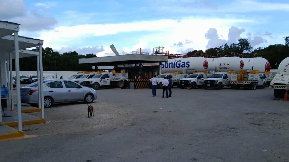 Explosión en gasera deja un muerto y cinco heridos en Cancún.