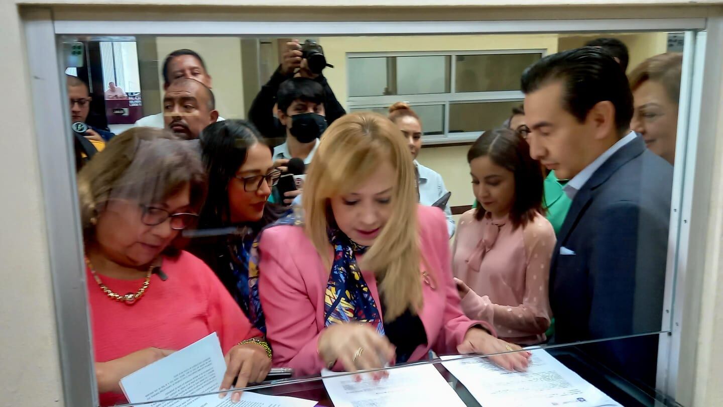 Laura Paula López Sánchez y Graciela Buchanan presentaron la iniciativa en Congreso