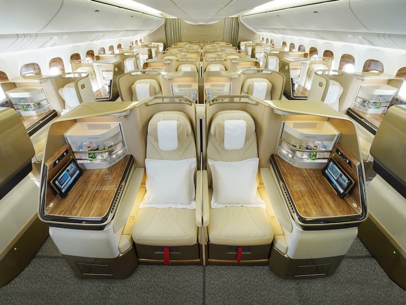 Los pilotos Arturo y Salvador Madrid, padre e hijo, nos abren las puertas de la cabina de Emirates Airlines y te dan las claves para alcanzar tu sueño de ser piloto