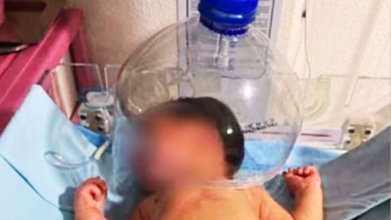 Suspenden a director y administrador del hospital tras imagen viral en redes