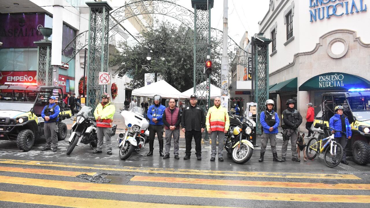 El operativo del Buen Fin en Monterrey arrancó en el cruce de la Plaza Comercial Morelos y Avenida Juárez en el Centro de Monterrey.