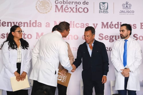 Reciben a 700 médicos al IMSS Jalisco; Lemus destaca coordinación para fortalecer salud pública