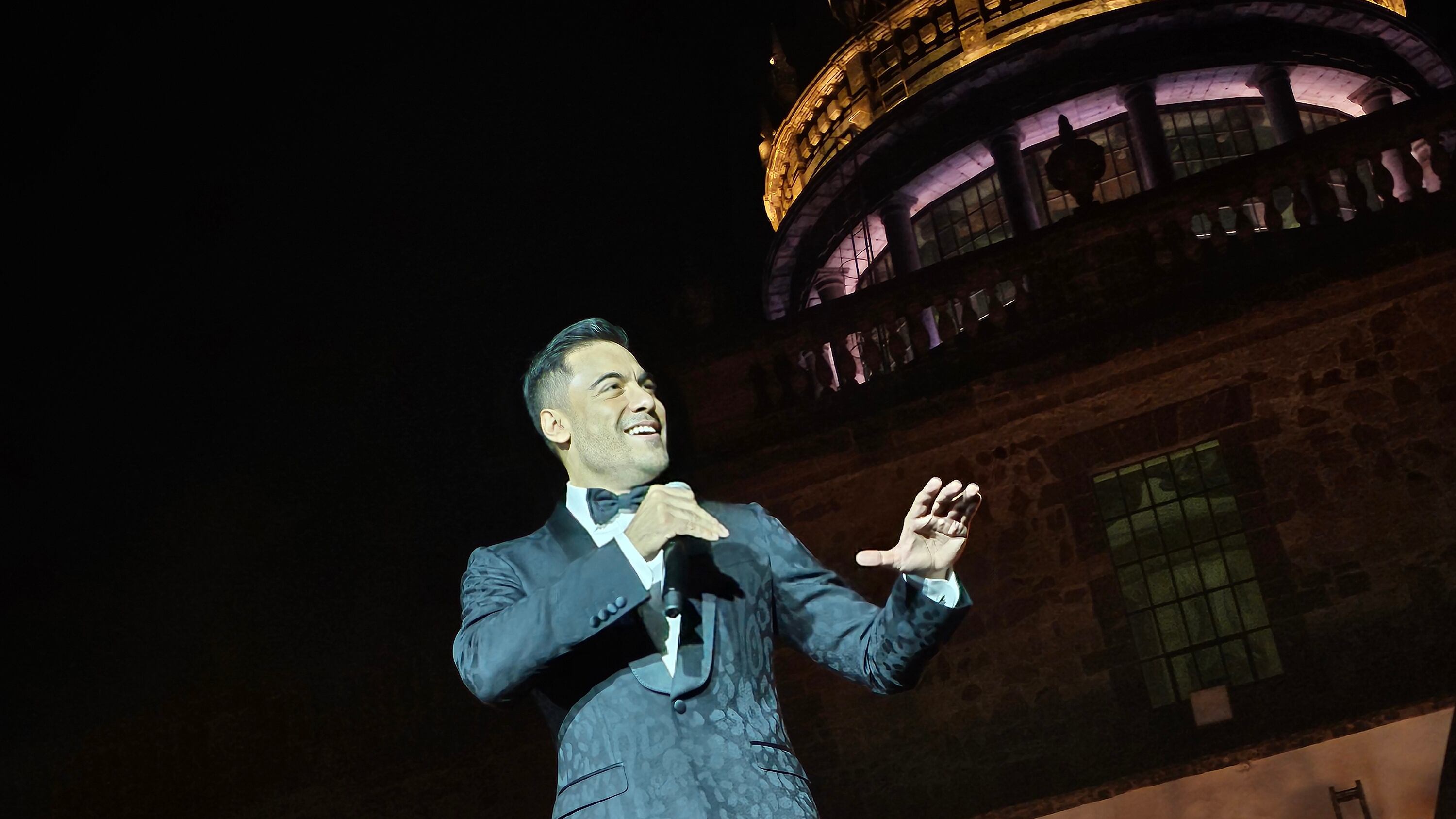 A la gala velada benéfica, también llegó Cynthia Rodríguez.