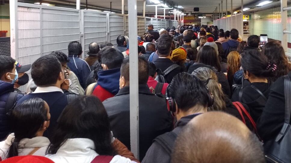 El servicio de transporte presentó fallas esta mañana. (Especial)