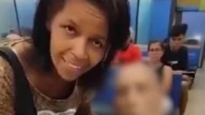 Mujer llevó a su tío muerto al banco