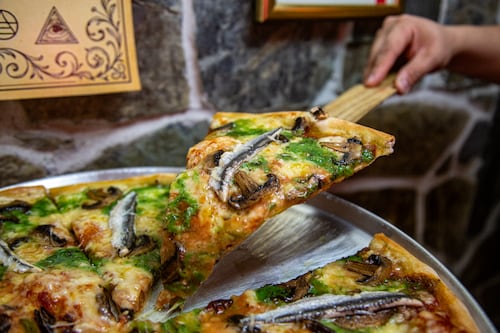Esoterismo con pizzas artesanales y pociones mágicas en este restaurante de la Roma Norte