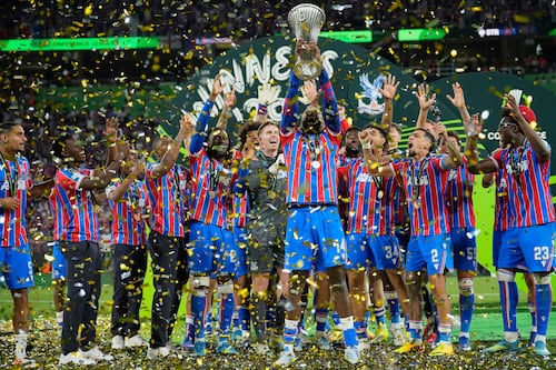 Crystal Palace hace historia y conquista su primer título internacional ante el Rayo Vallecano