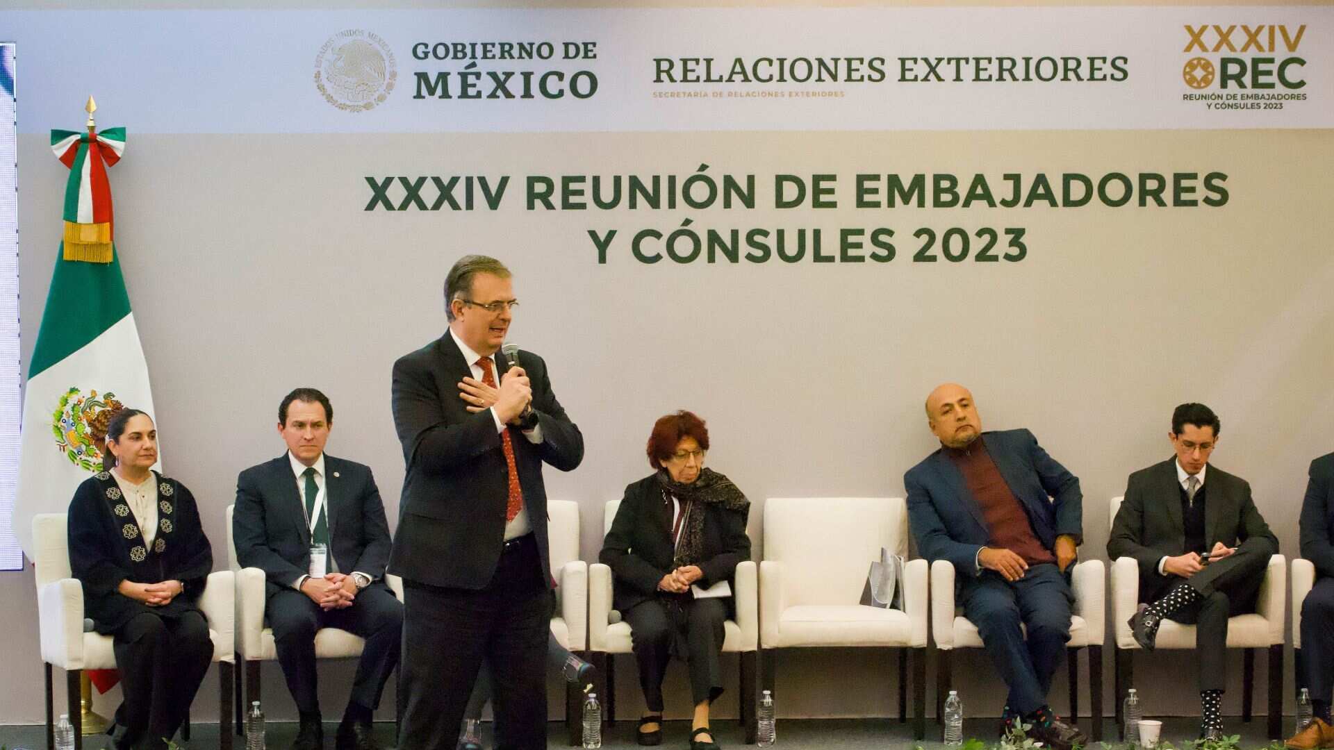 Convocatoria para trabajar en el Servicio Exterior Mexicano de la SRE