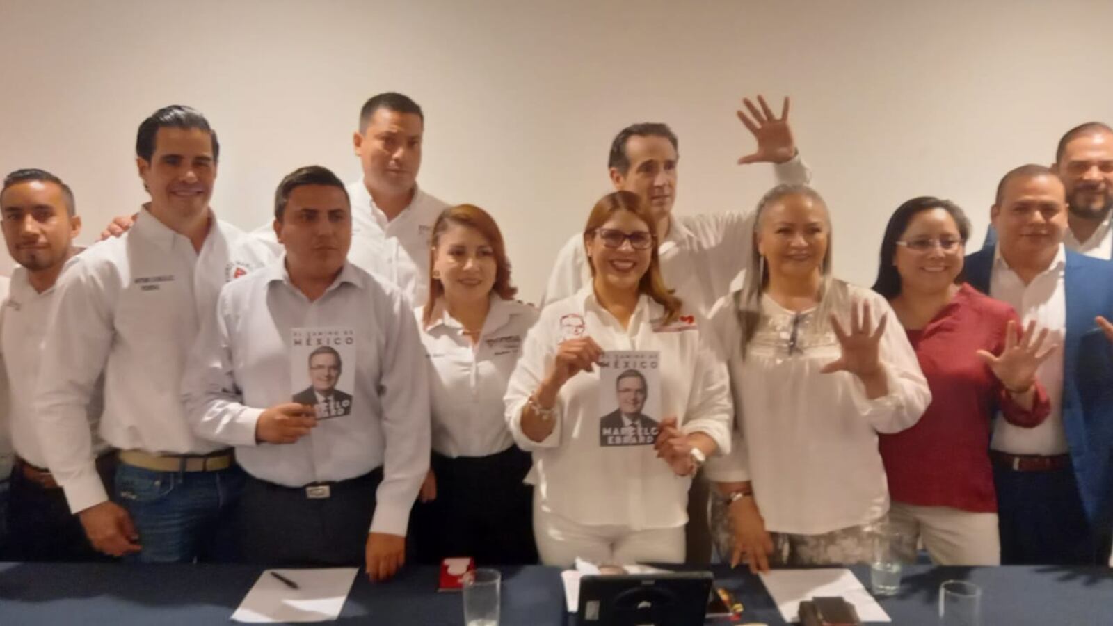 Los simpatizantes de Morena realizaron la presentación en Nuevo León.