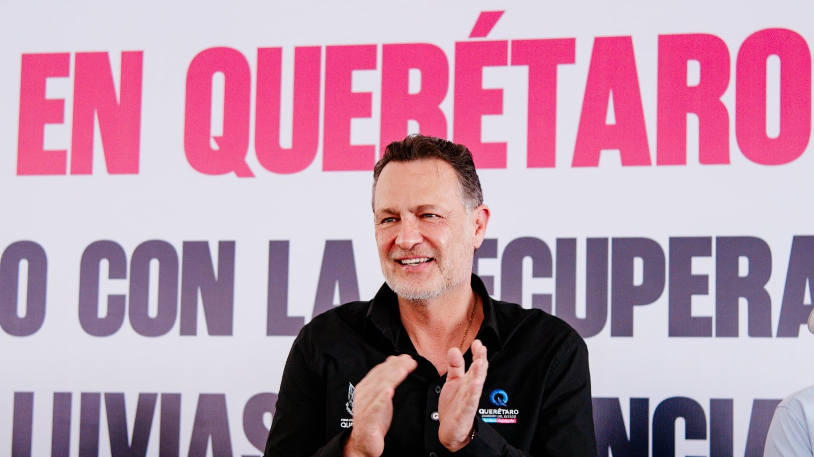 Consigue Kuri recursos federales para reparar caminos