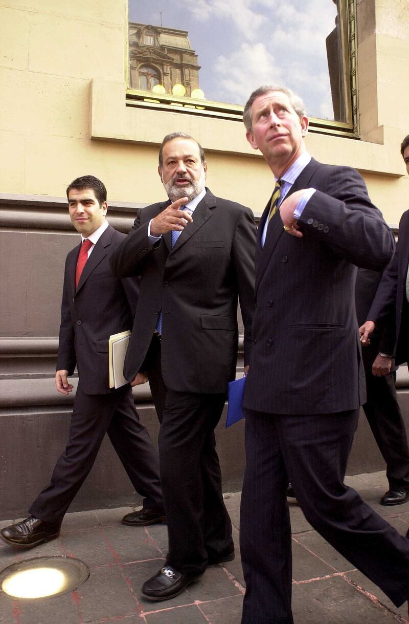 Como parte de sus actividades en la ciudad de México, el Principe Carlos de Inglaterra, realizó un recorrido por el centro de la ciudad en marzo de 2002. FOTO: Victoria Valtierra/CUARTOSCURO.COM