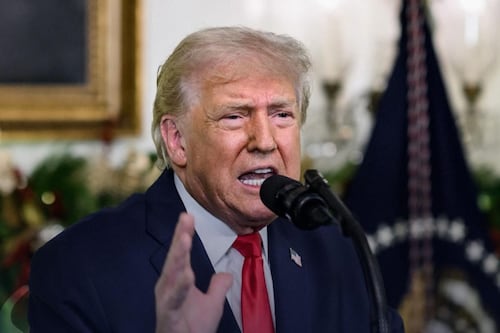 Trump comparte el video de un asesinato y acusa a Joe Biden de ser el responsable