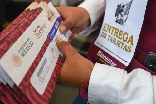 Inicia entrega de tarjetas de la Pensión Mujeres Bienestar para mujeres de 60 a 64 años