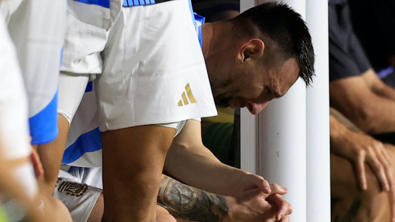 Messi lloró tras salir por lesión.