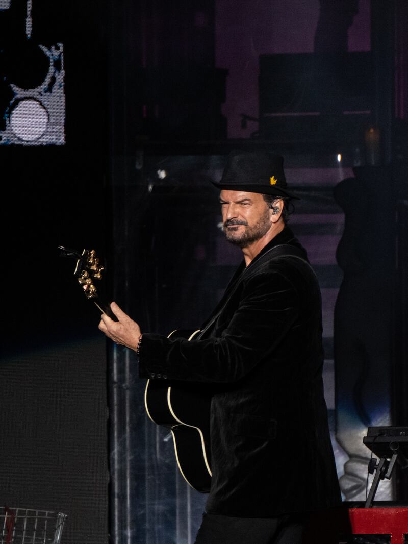 El cantante logró sold out en su primer concierto en el Foro Sol.