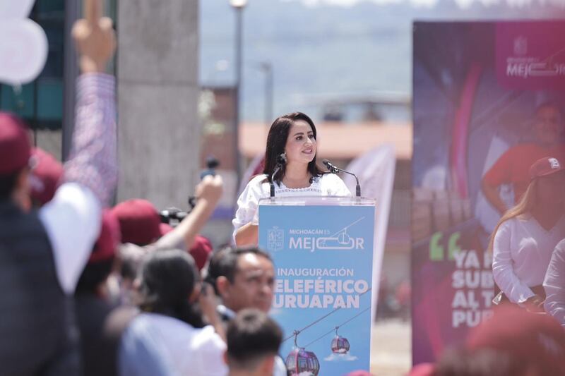 En un acto histórico que marca un antes y un después en la movilidad del occidente del país, el Gobierno de Michoacán inauguró formalmente el Teleférico de Uruapan. Foto: cortesía.