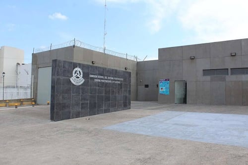 Fallece recluso en el penal de San José El Alto por aparente suicidio