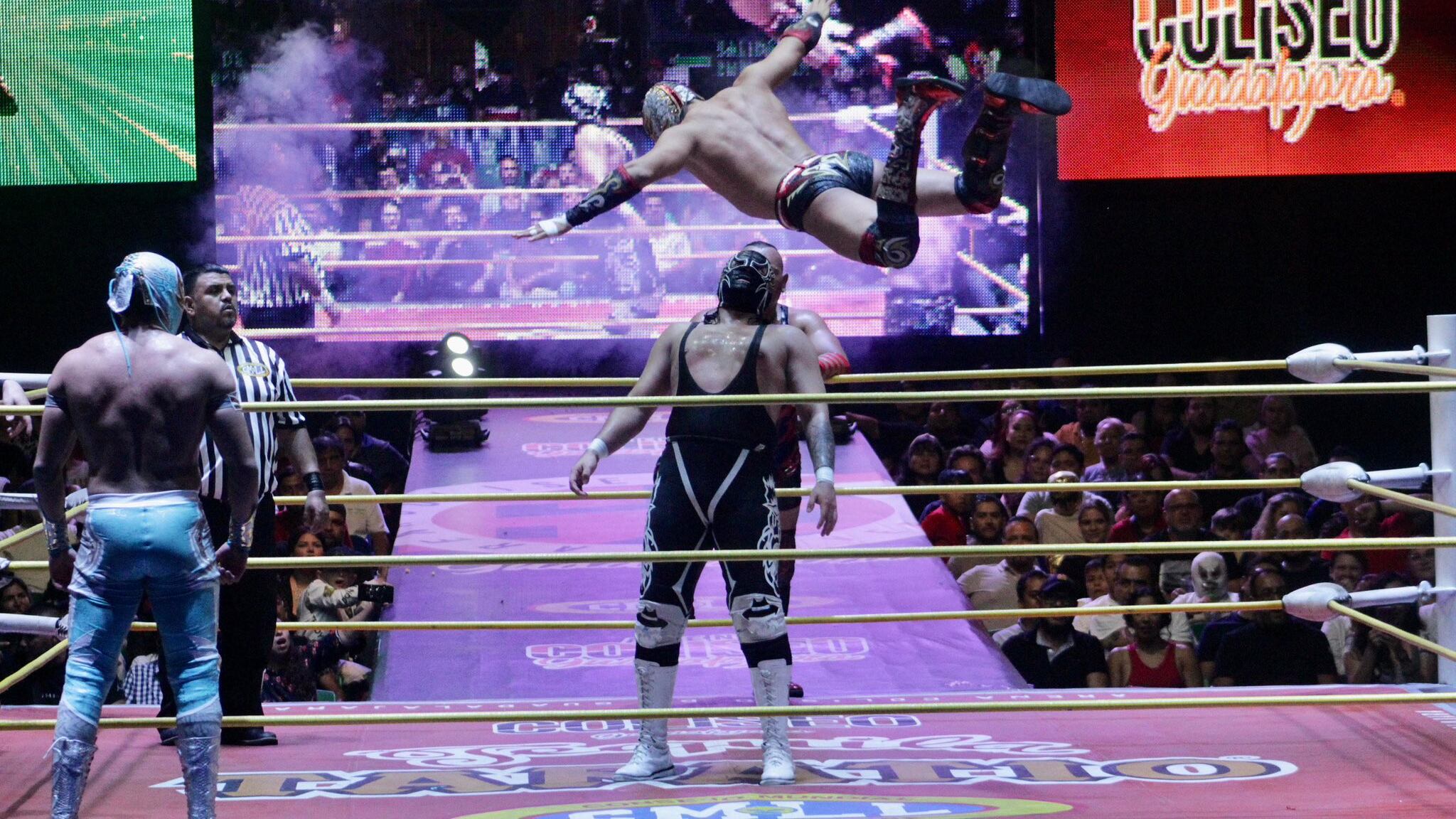 CMLL